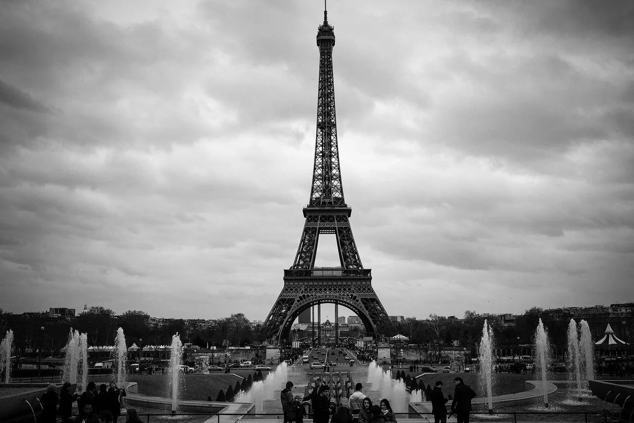 La Torre Eiffel vista desde los jardines del Trocadéro.